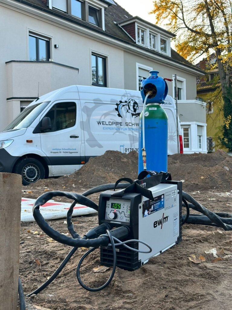 WeldPipe-Transporter mit Schweißausrüstung
